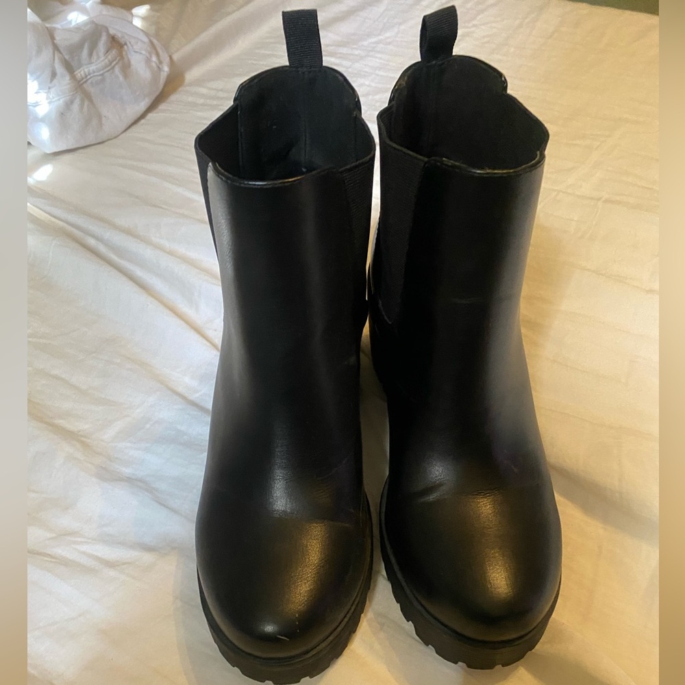 Soda Chelsea boot